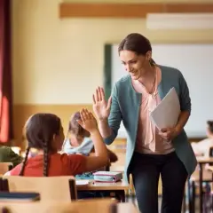 Nauczyciel początkujący wychowawcą? Sprawdź przepisy i praktykę