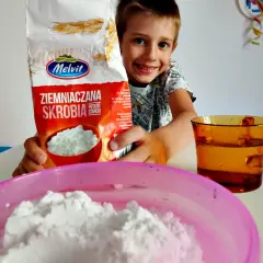 Eksperymenty z jedzeniem: Proste, bezpieczne zabawy naukowe dla dzieci
