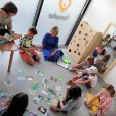 Terapia autyzmu w Polsce: Przewodnik po metodach i finansowaniu