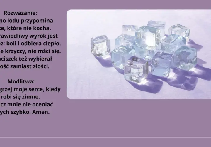 Kwadratowe kostki lodu na jasnym tle, obok tekst w języku polskim.