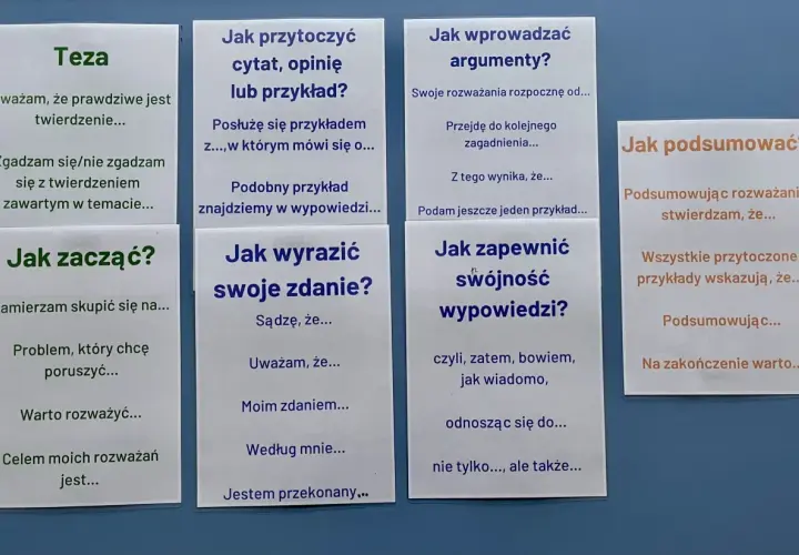 Kilka kartek z podpowiedziami do pisania rozprawki: Teza, Jak zacząć, Jak przytoczyć, Jak wyrazić zdanie, Jak wprowadzać argumenty, Jak zapewnić spójność, Jak podsumować.