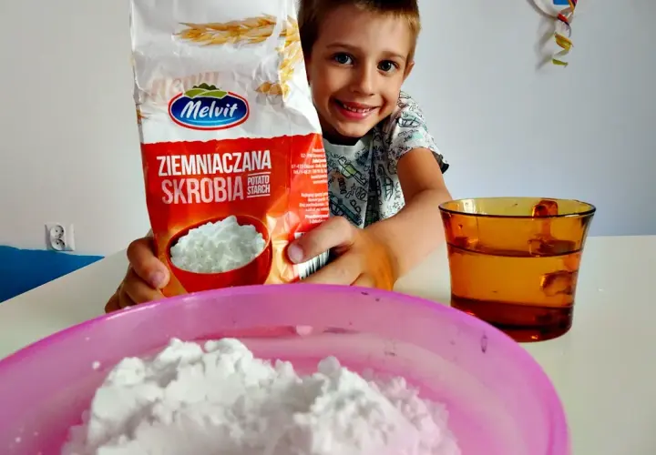 Eksperymenty z jedzeniem: Proste, bezpieczne zabawy naukowe dla dzieci