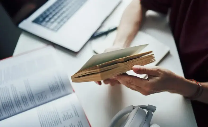 Jak napisać bibliografię? Proste zasady i przykłady!