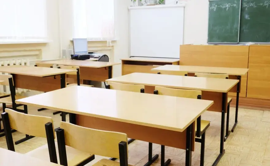 Plastyka w 7 klasie - Czy jest obowiązkowa? Sprawdź!