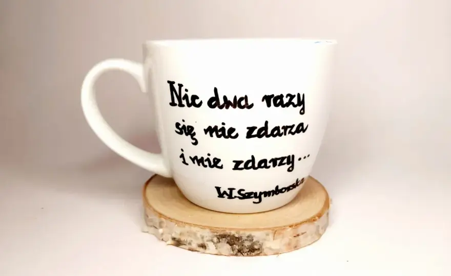 Szymborska o matce - jak czytać wiersz bez patosu?