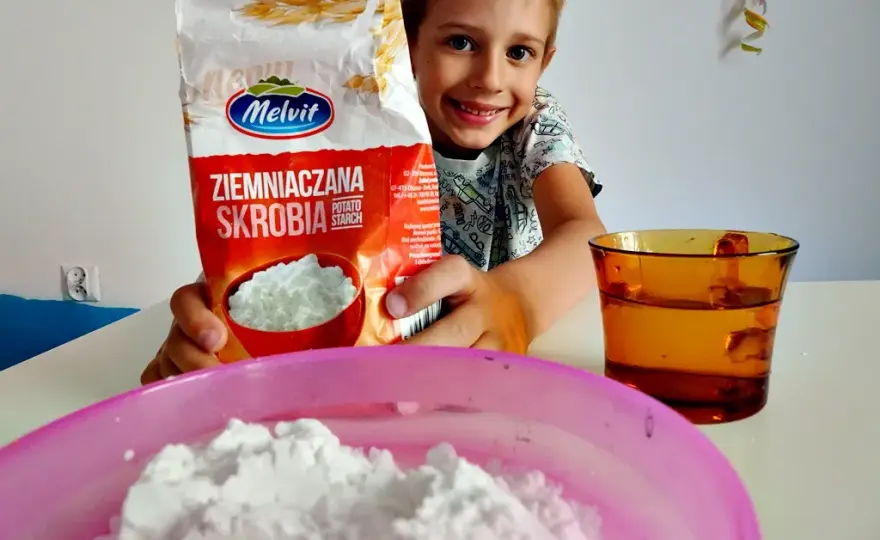 Eksperymenty z jedzeniem: Proste, bezpieczne zabawy naukowe dla dzieci